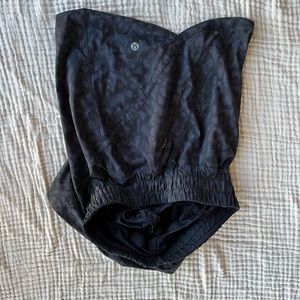 Lululemon tracker shorts